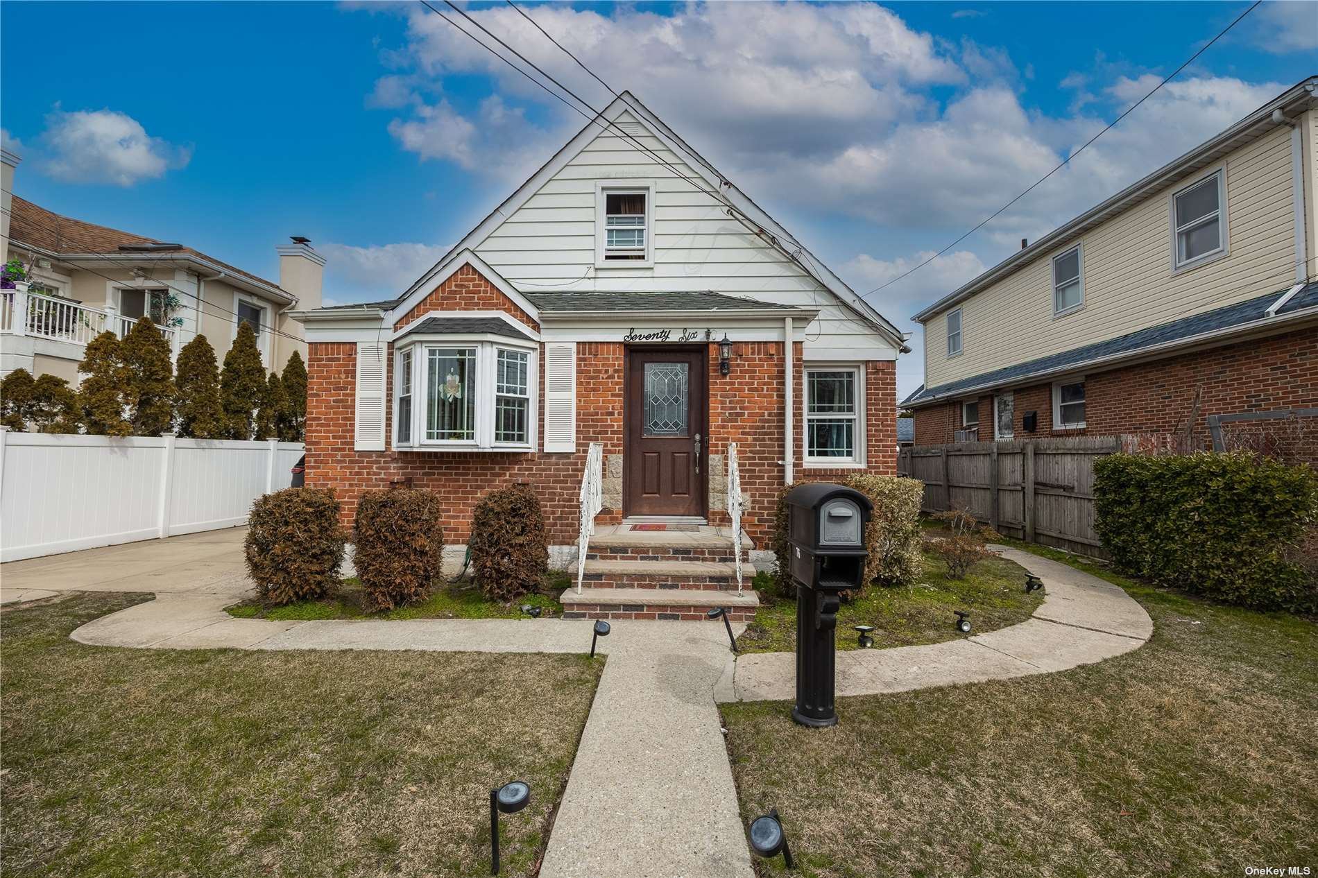 #1 photo, 76 Freeman Avenue, 長島 Elmont , NY 11003