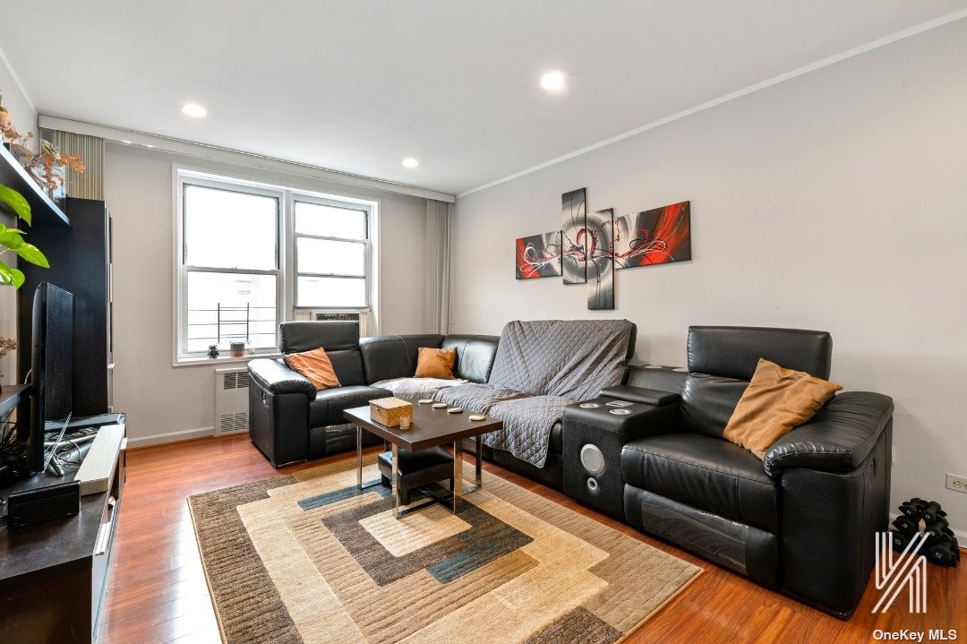 #1 photo, 33-05 92nd Street, 皇后區 傑克遜高地 Jackson Heights , NY 11372