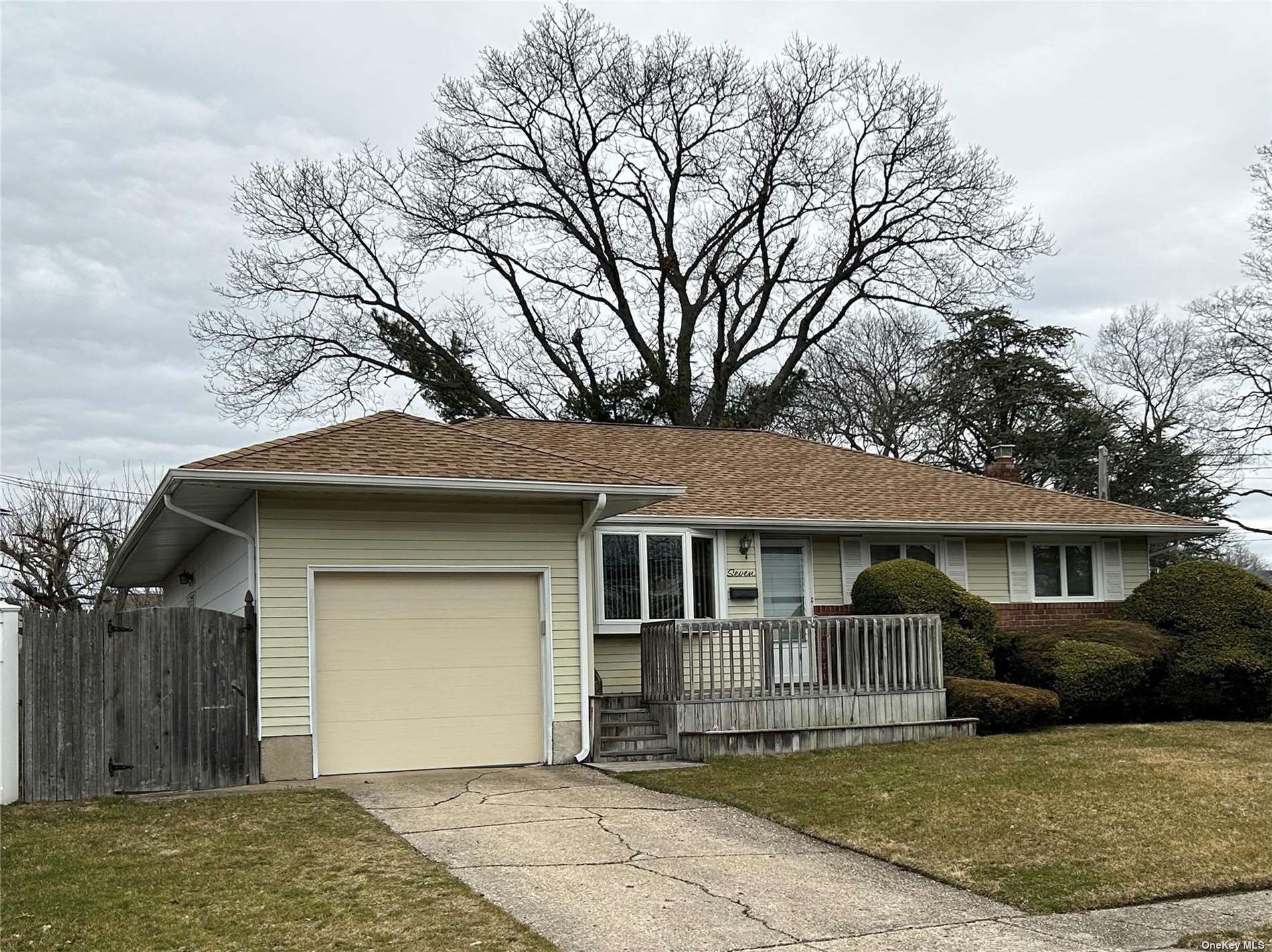 #1 photo, 7 5th Avenue, 東長島 Farmingdale , NY 11735