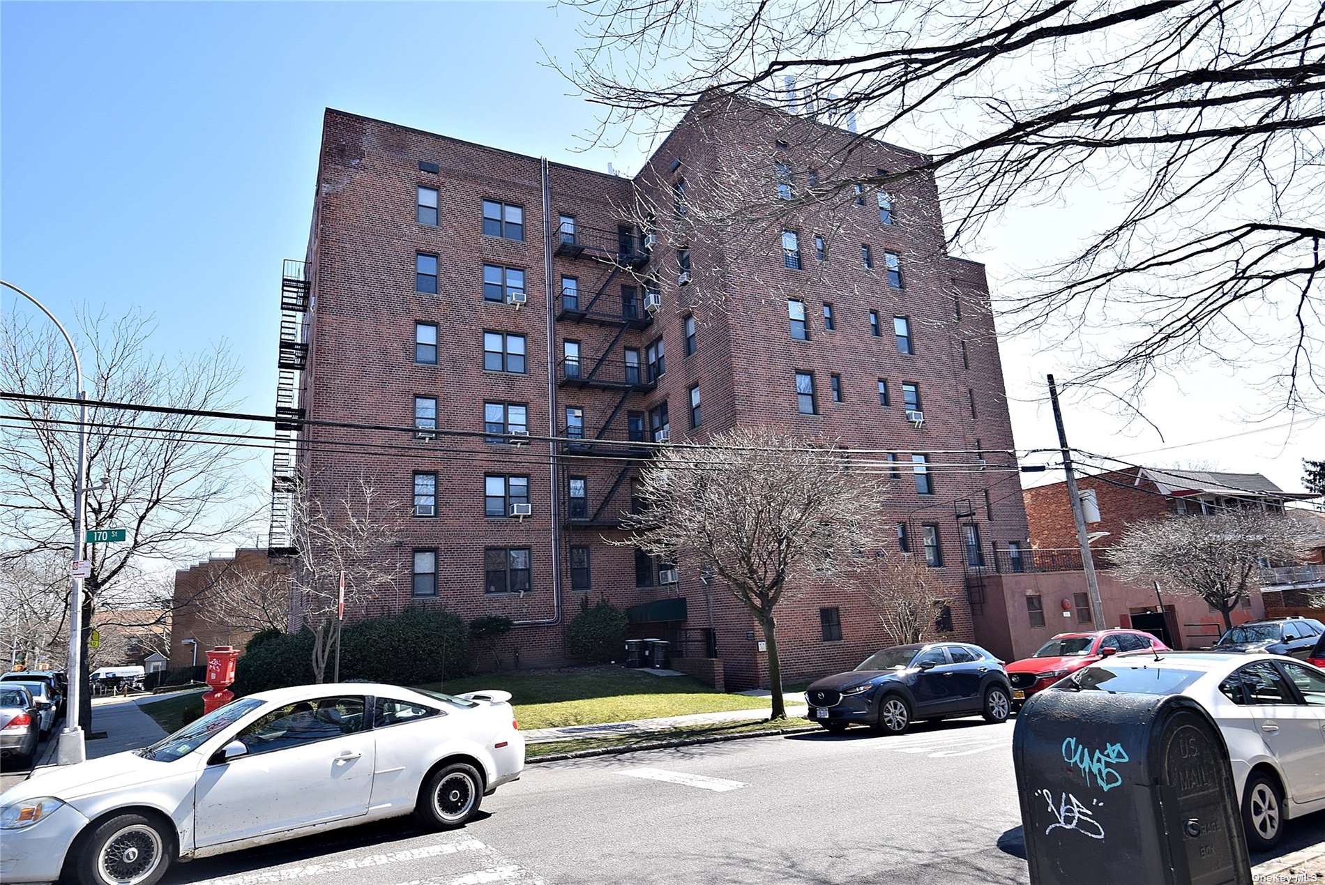 #1 photo, 170-06 Crocheron Avenue, 法拉盛 Flushing , NY 11360