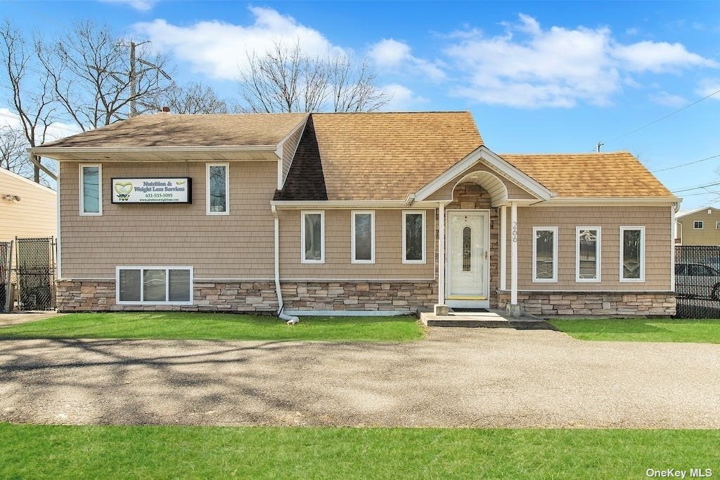 #1 photo, 266 Ronkonkoma Avenue, 東長島 Lake Ronkonkoma , NY 11779