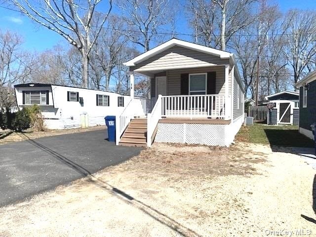 #1 photo, 277 Old Country Road, 東長島 Riverhead , NY 11901