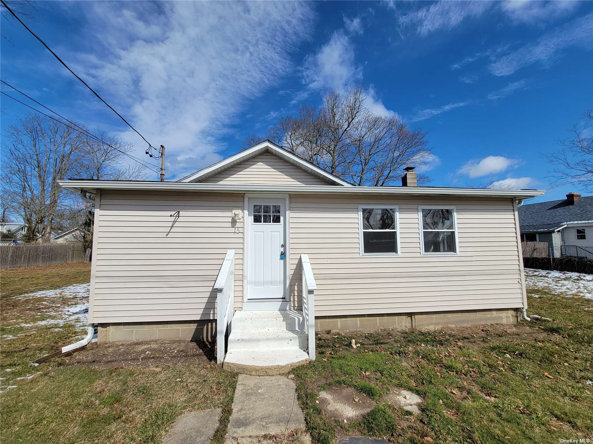 #1 photo, 15 Sayville Road, 東長島 Mastic Beach , NY 11951