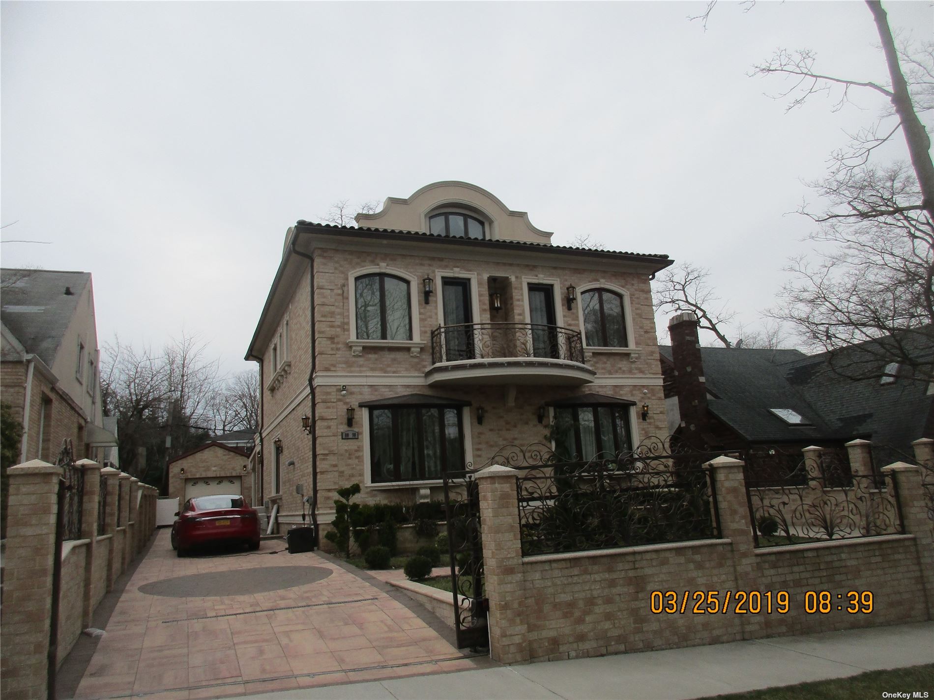 #1 photo, 80-90 Dumphries Place, 皇后区 牙买加豪宅 Jamaica Estates , NY 11432