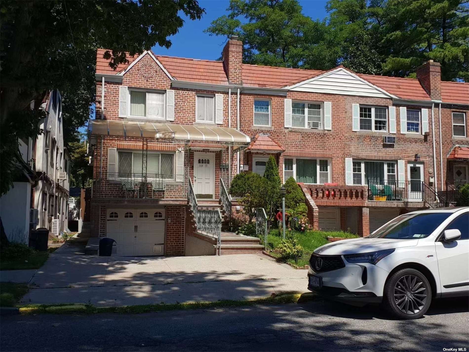 #1 photo, 164-13 32nd Avenue, 法拉盛 Flushing , NY 11358