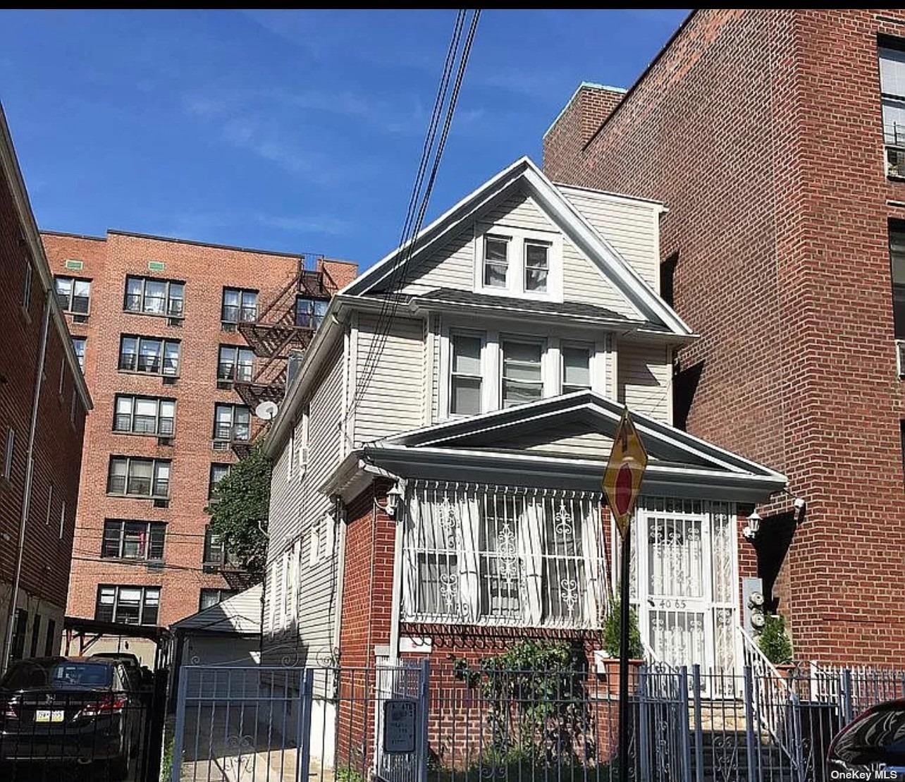 #1 photo, 40-65 Ithaca Street, 皇后区 艾姆赫斯特 Elmhurst , NY 11373