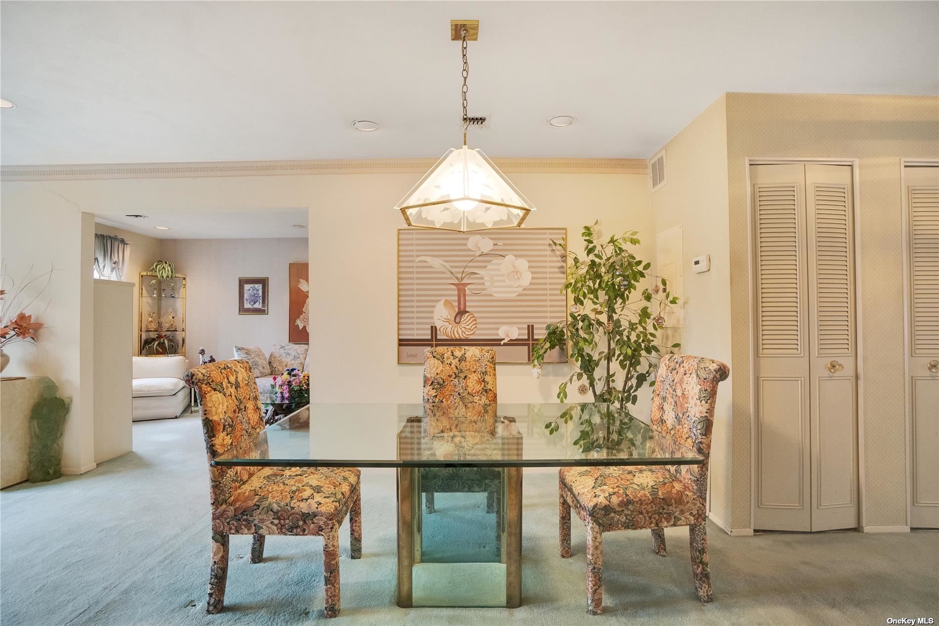 #1 photo, 39 W Cambridge Drive, 東長島 Copiague , NY 11726