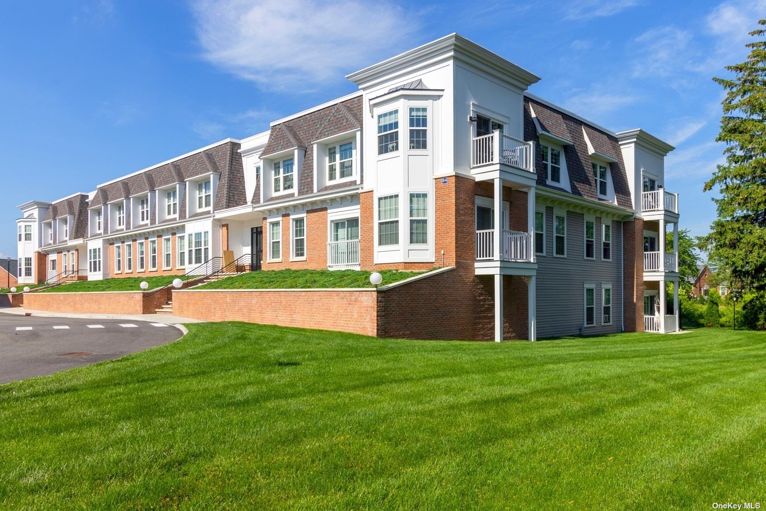 #1 photo, 75 Circle Drive, 东长岛 Central Islip , NY 11722