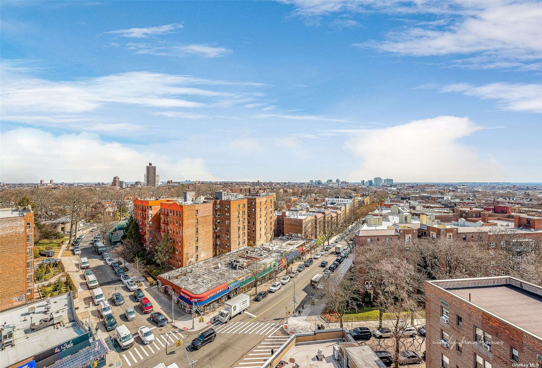 #1 photo, 116-24 Grosvenor Lane, 皇后區 秋園 Kew Gardens , NY 11415