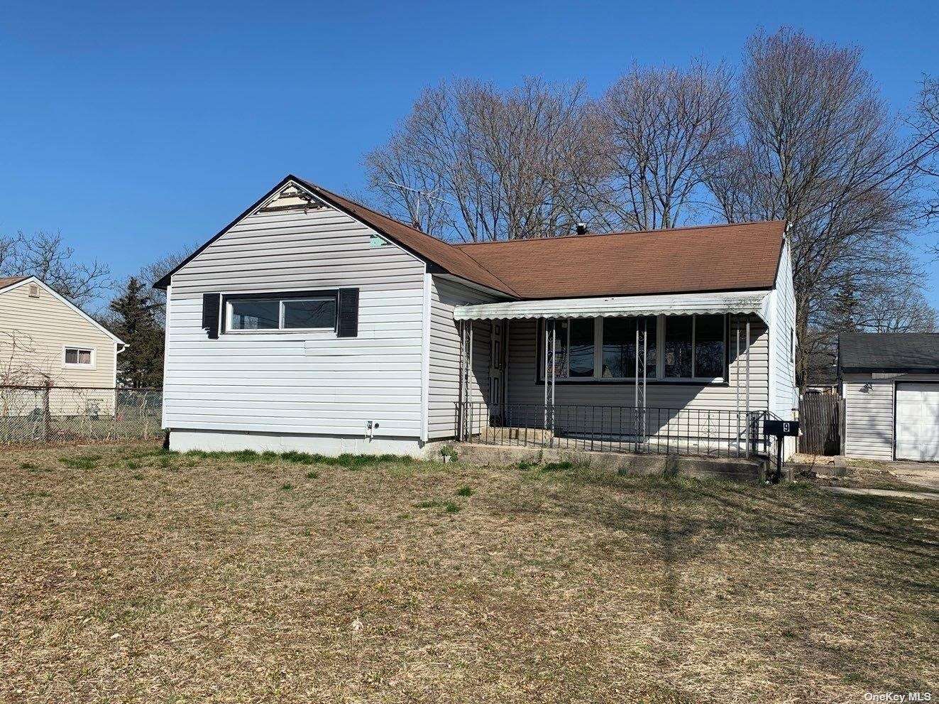 #1 photo, 9 E Maple Street, 东长岛 Central Islip , NY 11722