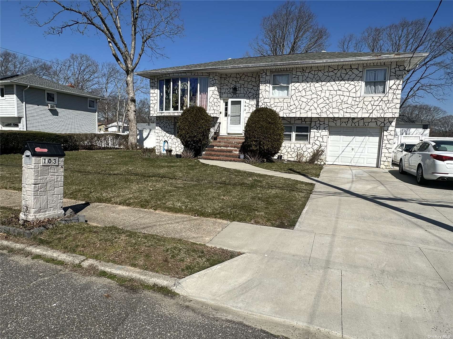 #1 photo, 103 Madison Avenue, 東長島 Amityville , NY 11701