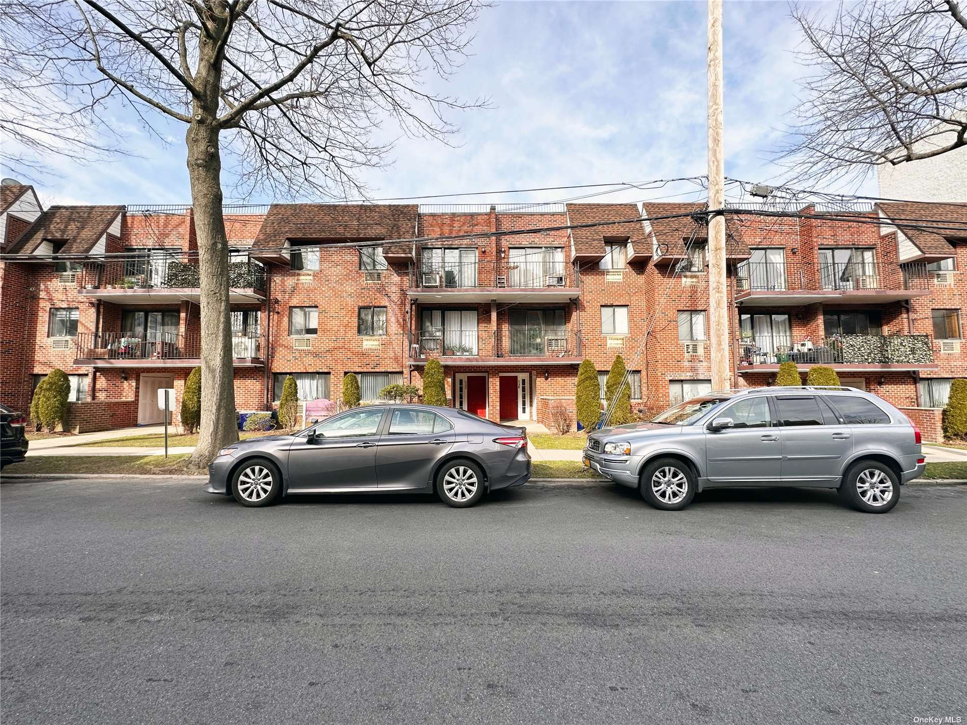 #1 photo, 71-40 163rd Street, 皇后區 新鮮草原 Fresh Meadows , NY 11365