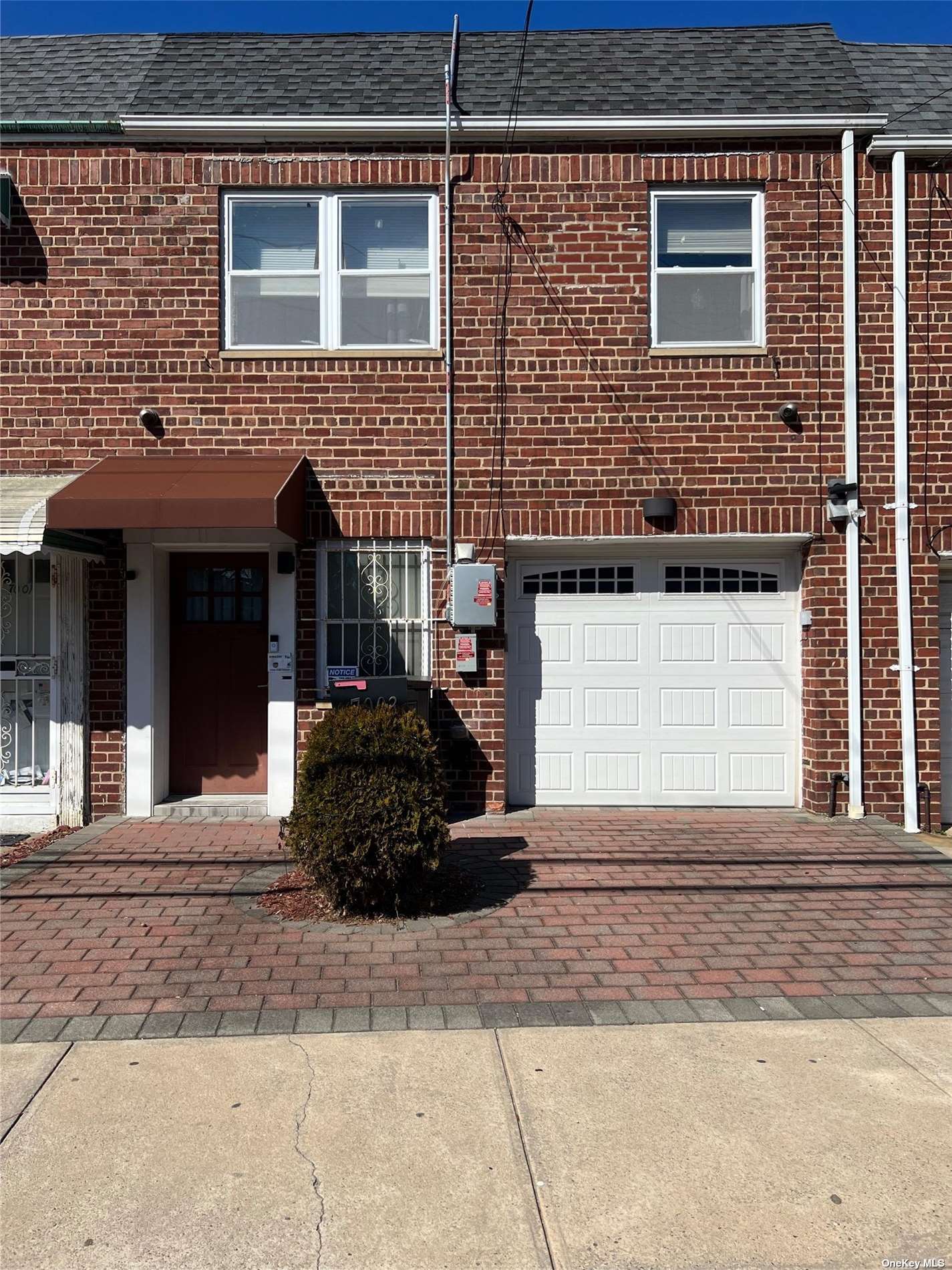 #1 photo, 70-03 Juniper Valley Road, 皇后區 中村 Middle Village , NY 11379