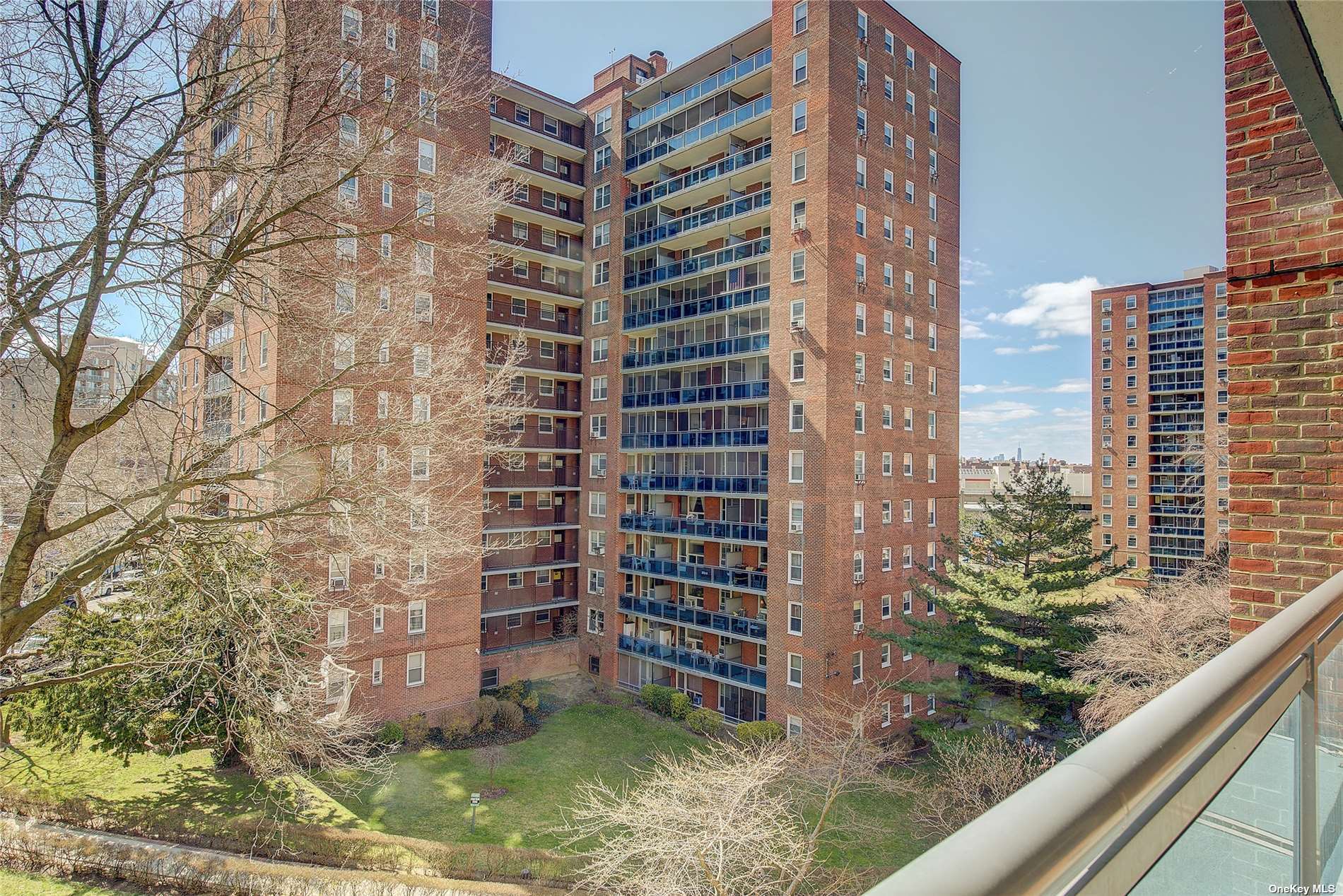 #1 photo, 98-05 63 Road, 皇后區 雷哥公園 Rego Park , NY 11374