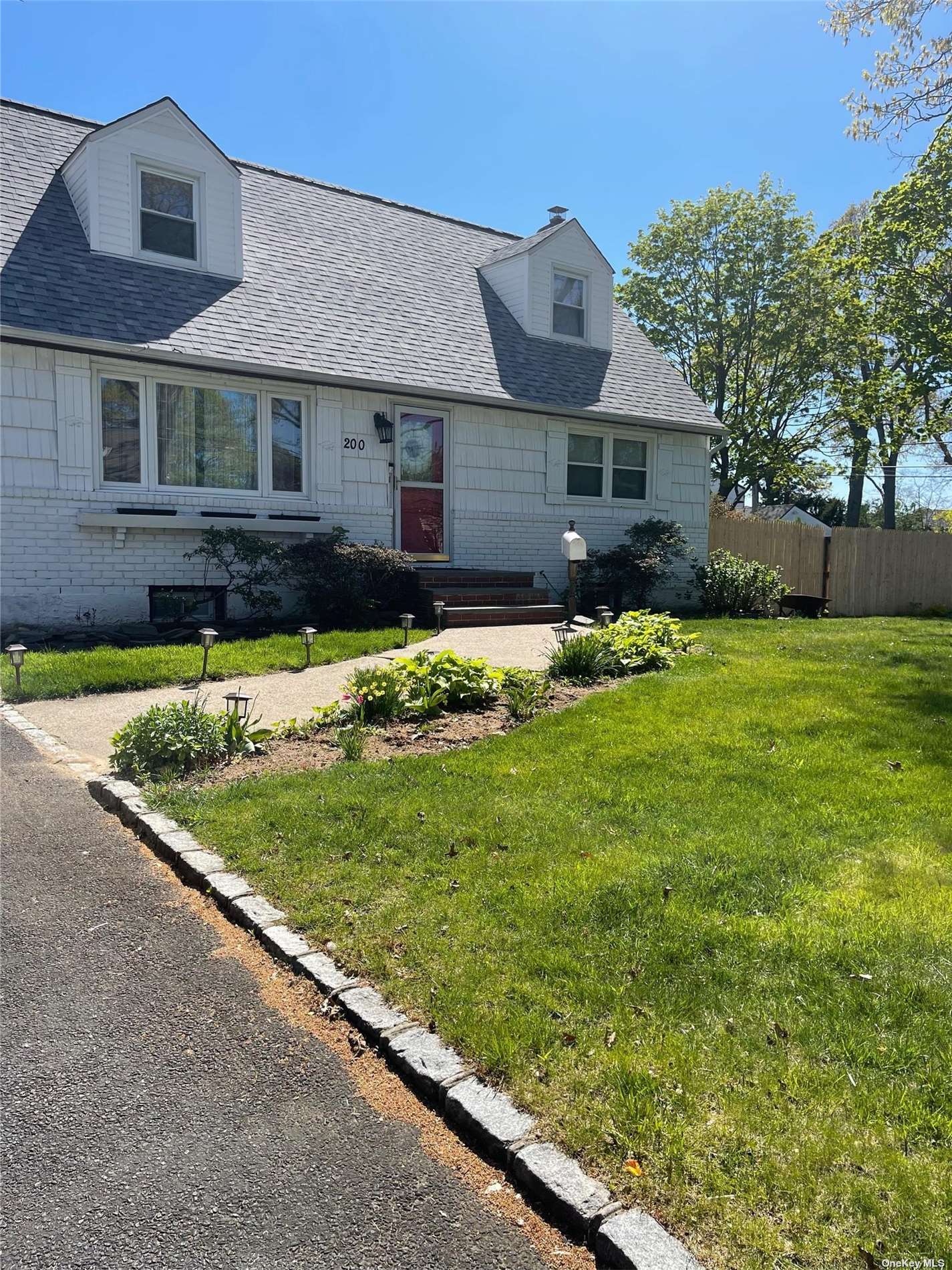 #1 photo, 200 26th Street, 東長島 Copiague , NY 11726