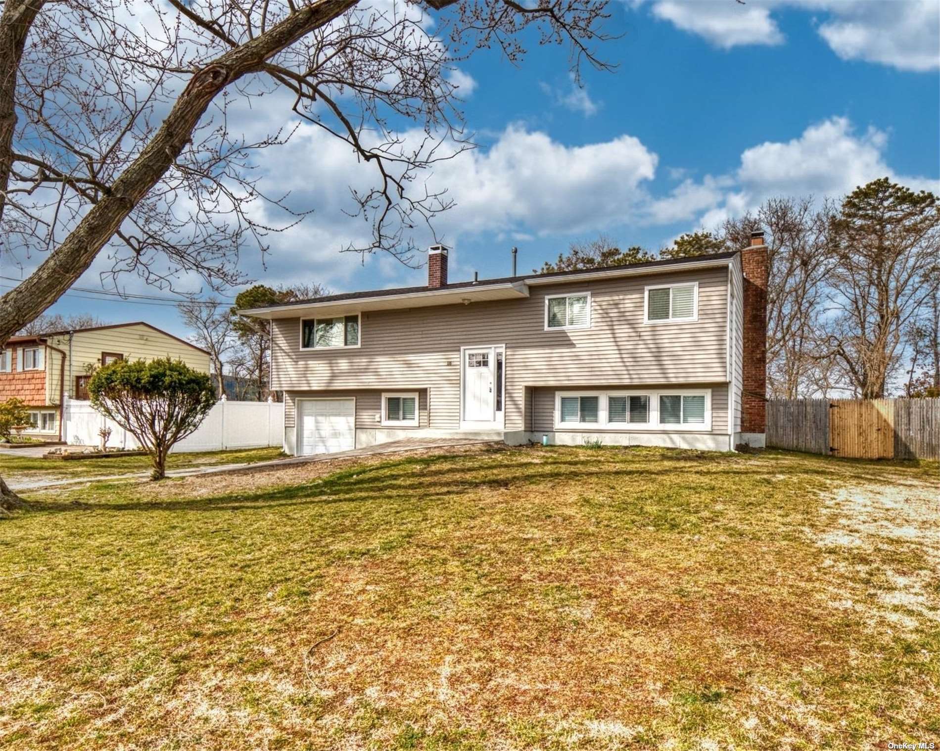 #1 photo, 18 Gettysburg Drive, 東長島 Holbrook , NY 11741