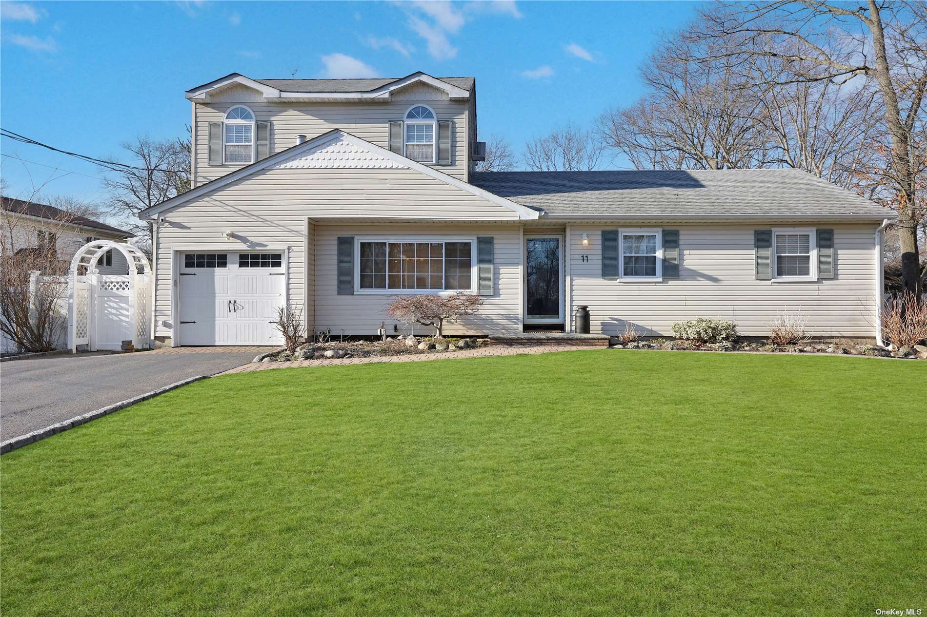 #1 photo, 11 Pond Road, 東長島 Holbrook , NY 11741