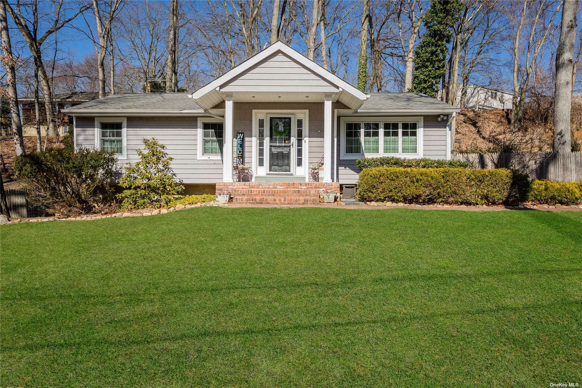 #1 photo, 25 Woodland Drive, 東長島 Kings Park , NY 11754