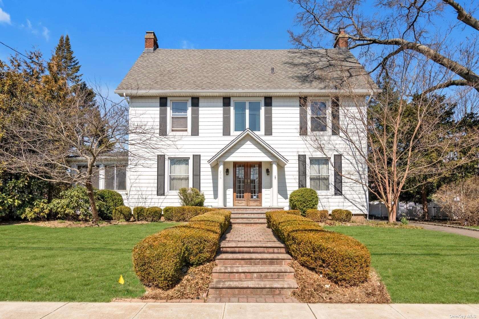 #1 photo, 206 Banbury Road, 长岛 Mineola , NY 11501