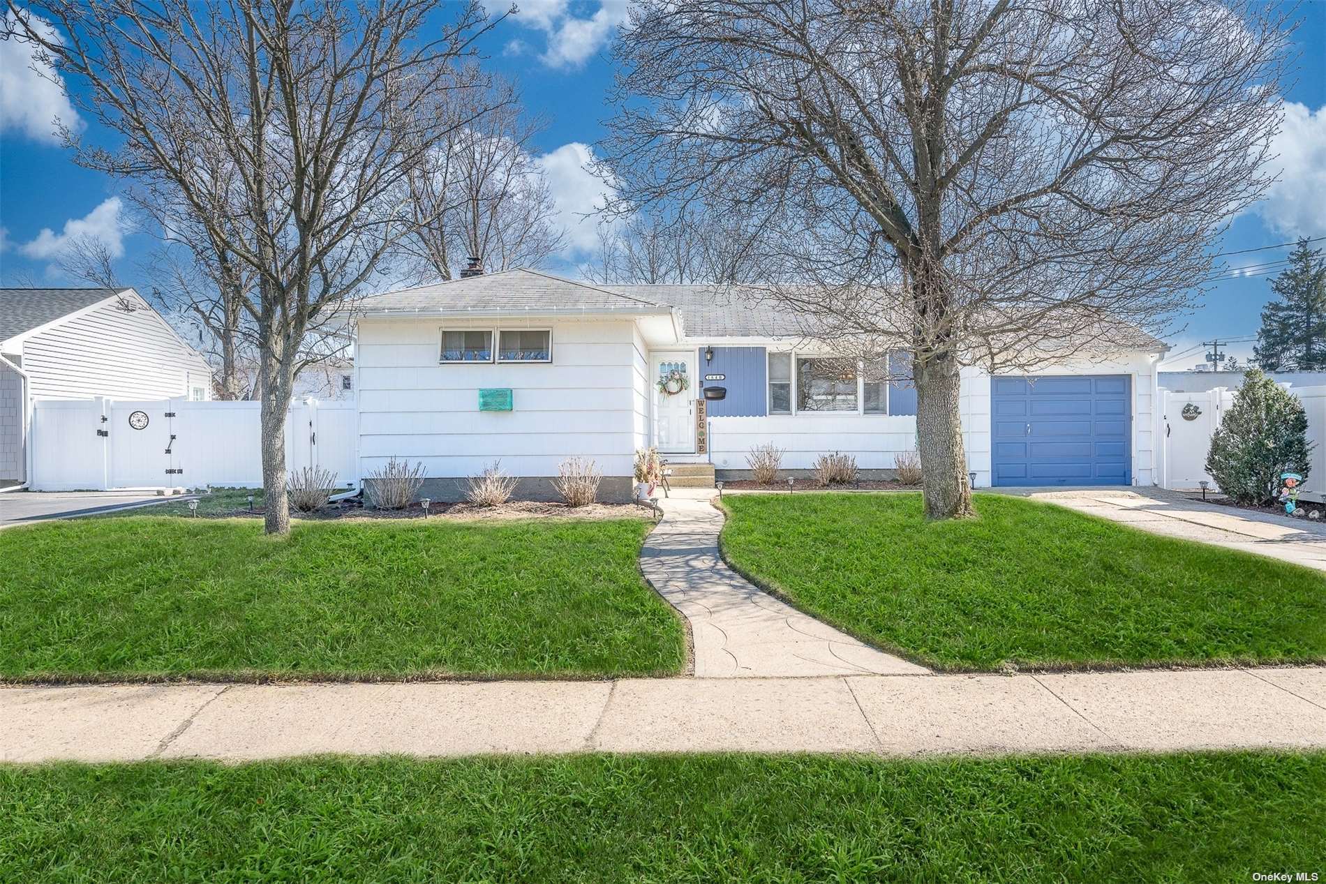 #1 photo, 1840 Fairhaven Road, 長島 East Meadow , NY 11554