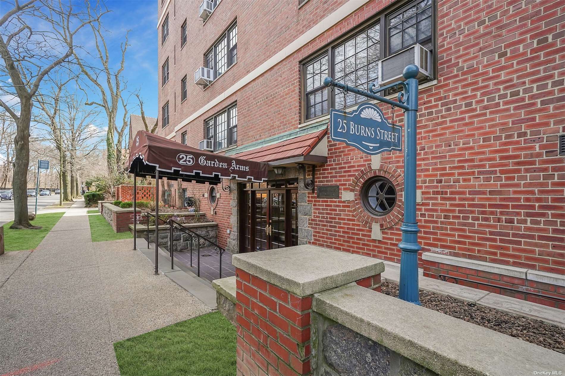 #1 photo, 25 Burns Street, 皇后區 森林小丘 Forest Hills , NY 11375