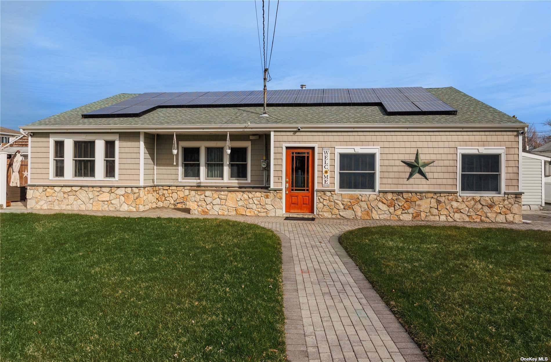 #1 photo, 755 Pioneer Place, 東長島 West Babylon , NY 11704