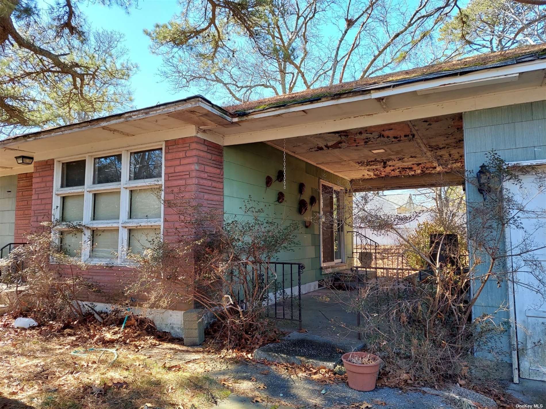 #1 photo, 93 Royal Avenue, 東長島 汉普顿 Flanders , NY 11901