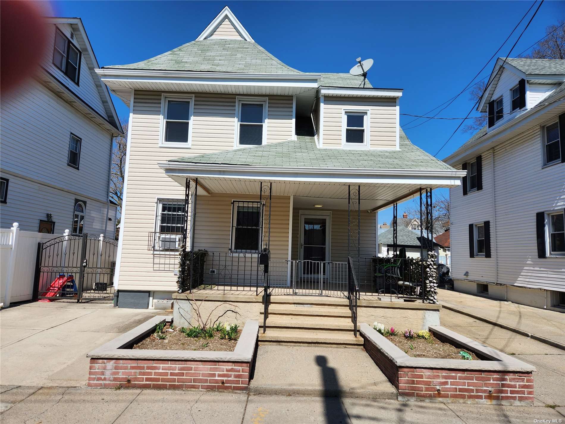 #1 photo, 118-05 12th Avenue, 皇后区 大学点 College Point , NY 11356