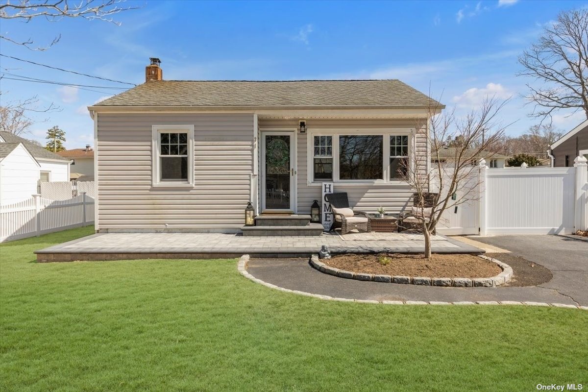 #1 photo, 31 Rosemary Lane, 東長島 Centereach , NY 11720