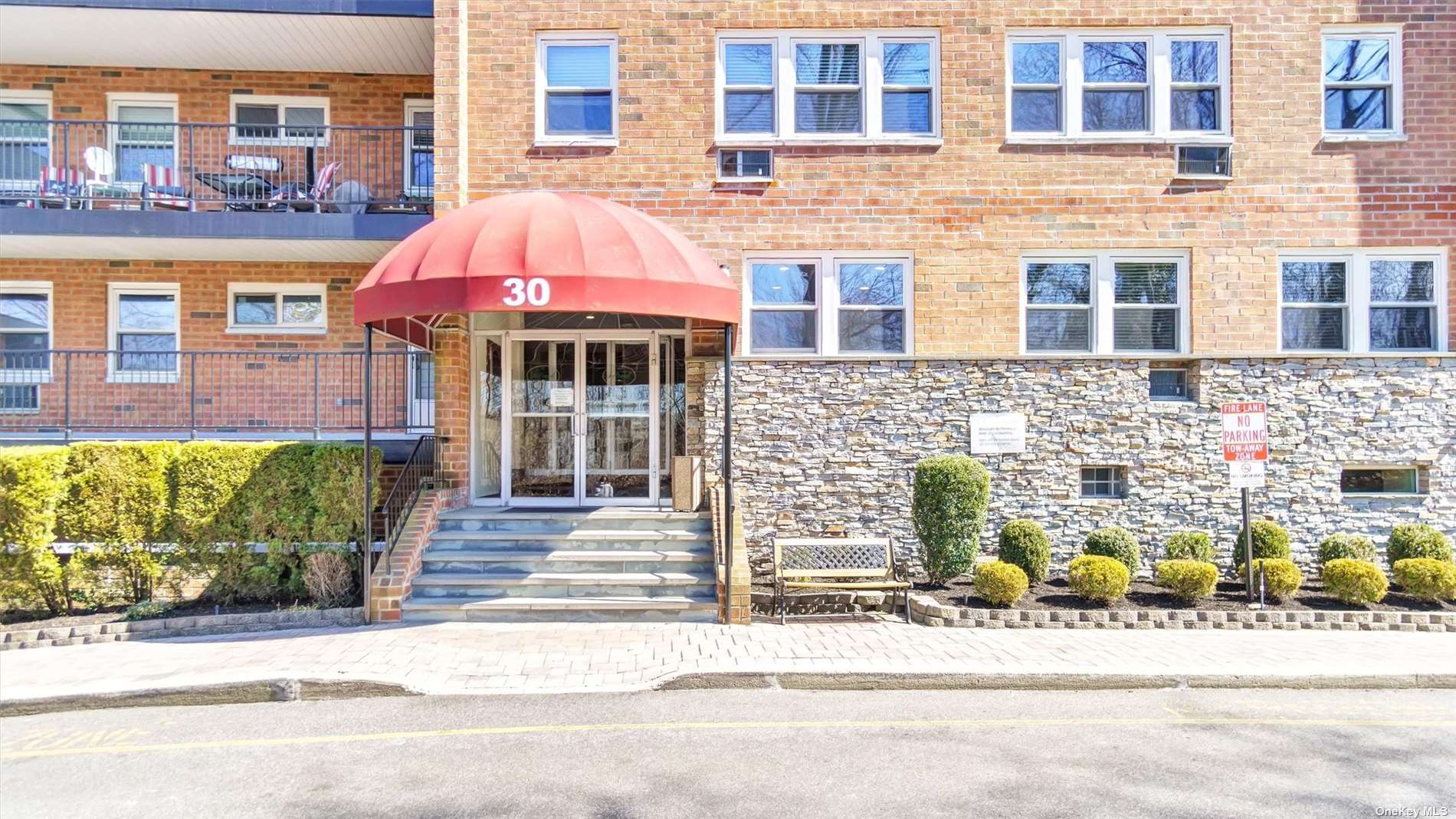 #1 photo, 30 Pearsall Avenue, 長島 格崙科夫 Glen Cove , NY 11542