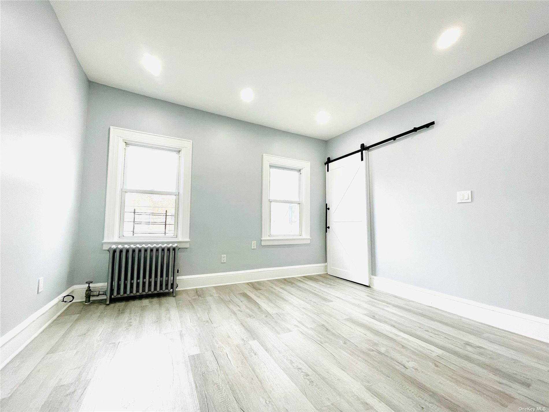 #1 photo, 93-21 Eldert Lane, 皇后区 木港 Woodhaven , NY 11421