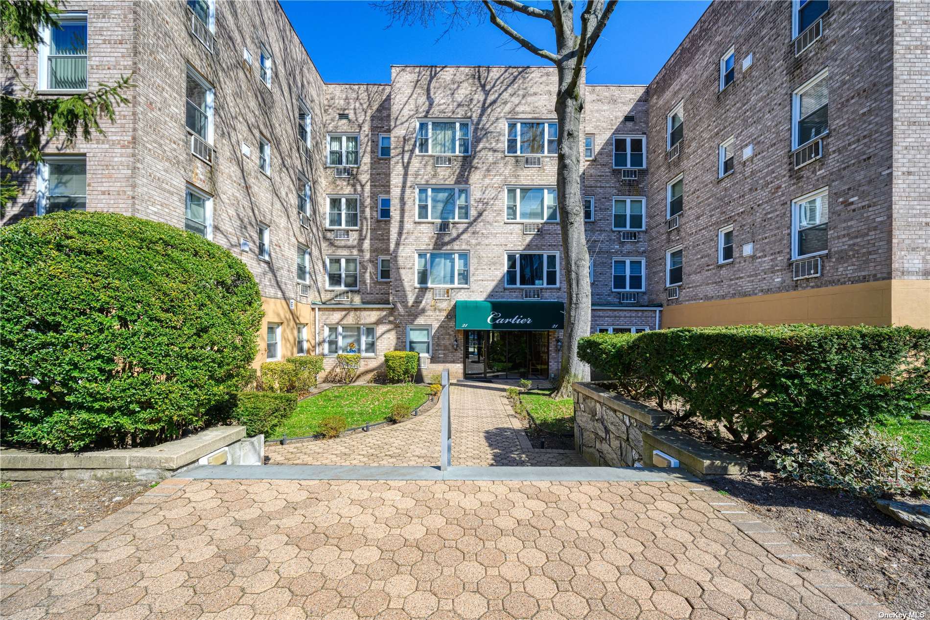 #1 photo, 21 Bond Street, 長島 大頸 Great Neck , NY 11021