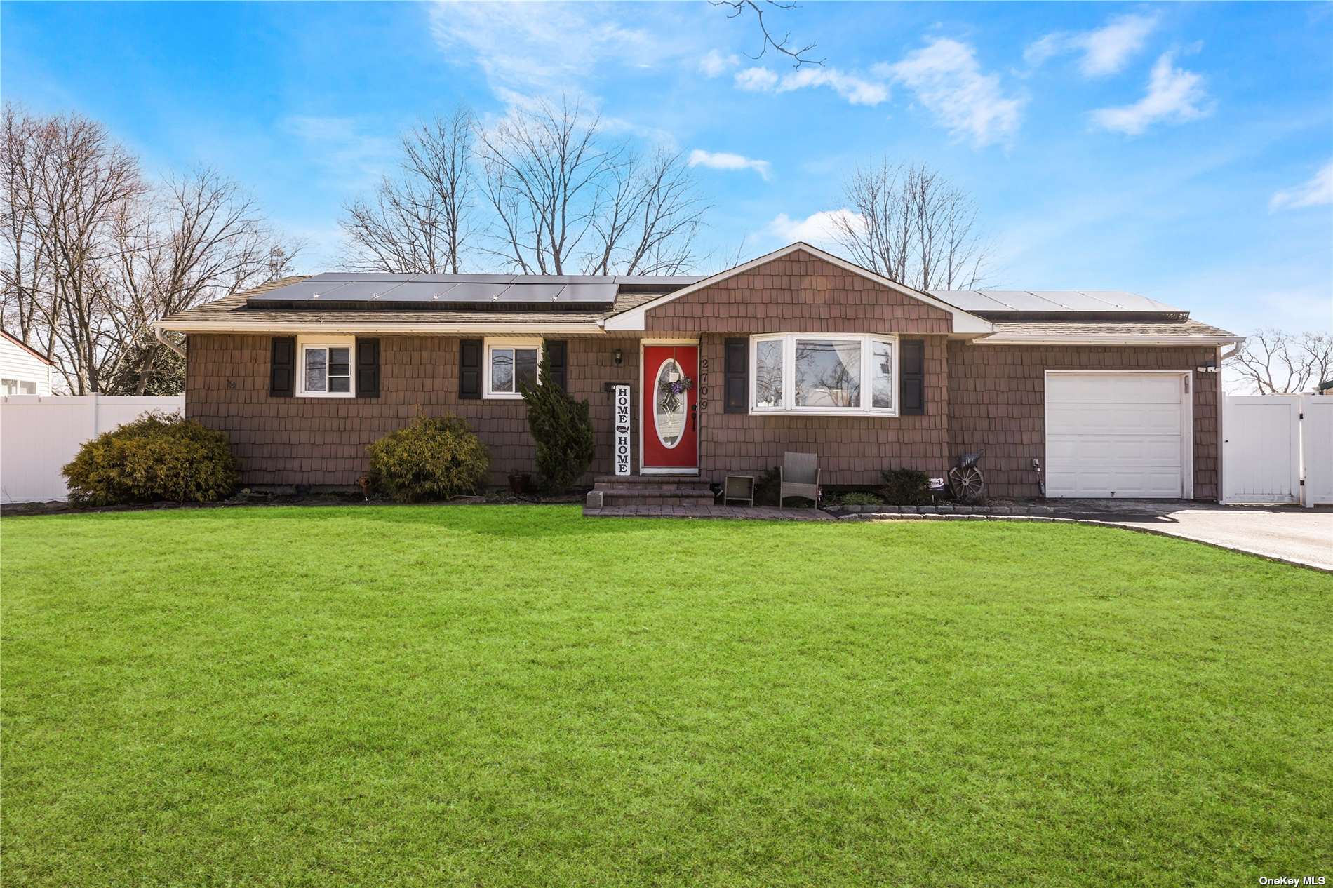 #1 photo, 2709 Connecticut Avenue, 东长岛 Medford , NY 11763