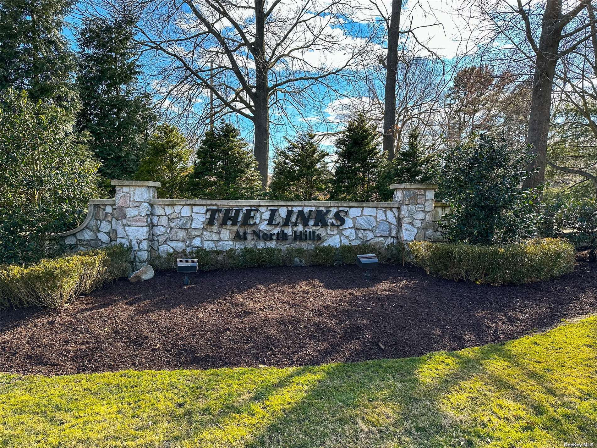 #1 photo, 175 Doral Court, 长岛 北丘 North Hills , NY 11576