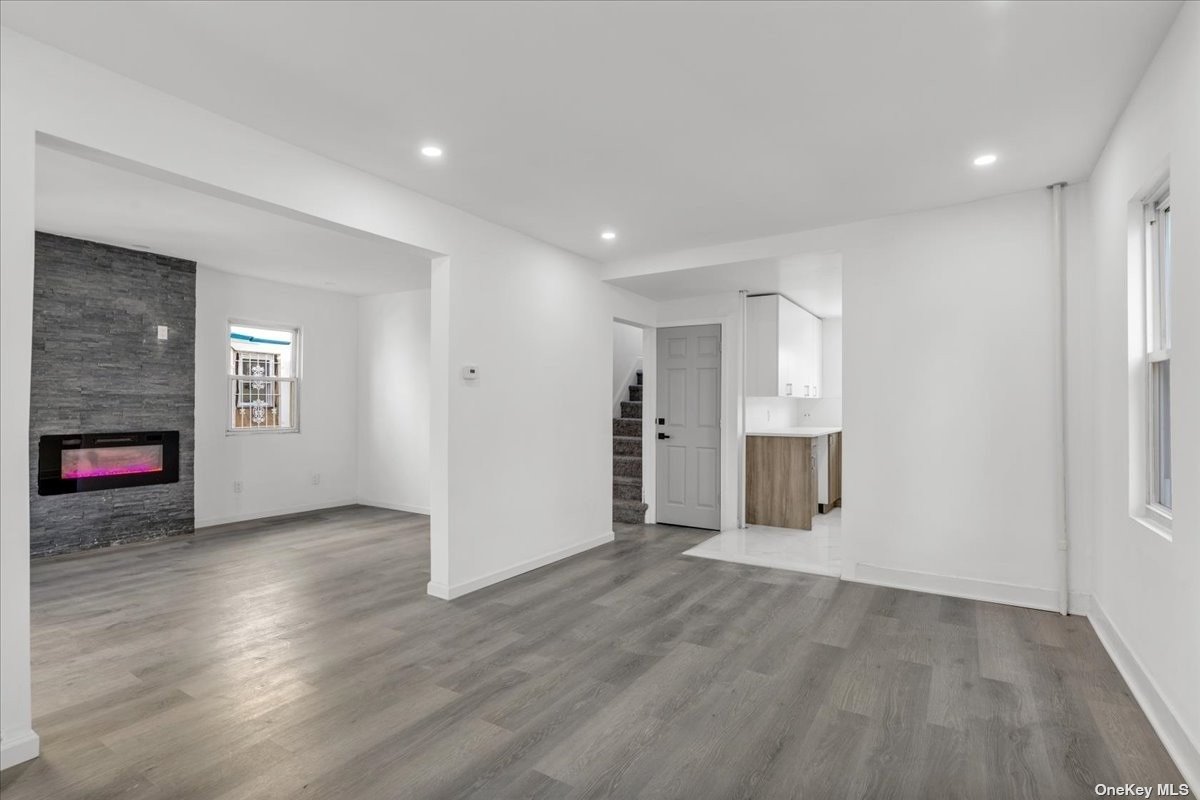 #1 photo, 104-41 214th Street, 皇后区 Queens Village , NY 11429