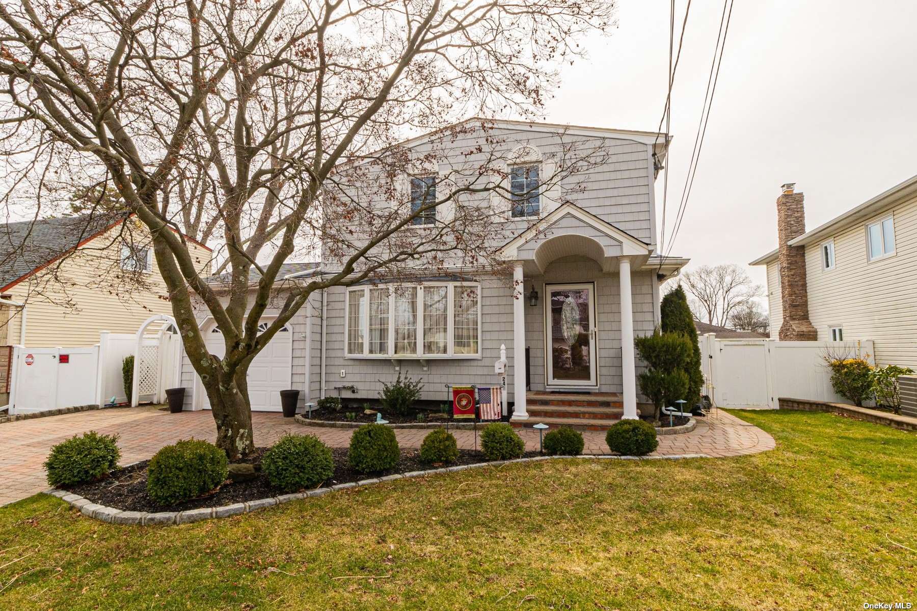 #1 photo, 248 Montgomery Avenue, 东长岛 West Babylon , NY 11704