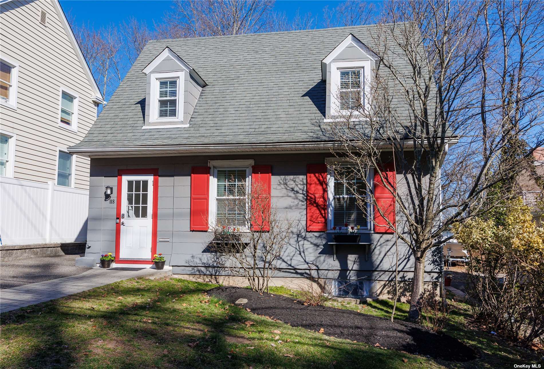 #1 photo, 118 Liberty Avenue, 东长岛 Port Jefferson , NY 11777