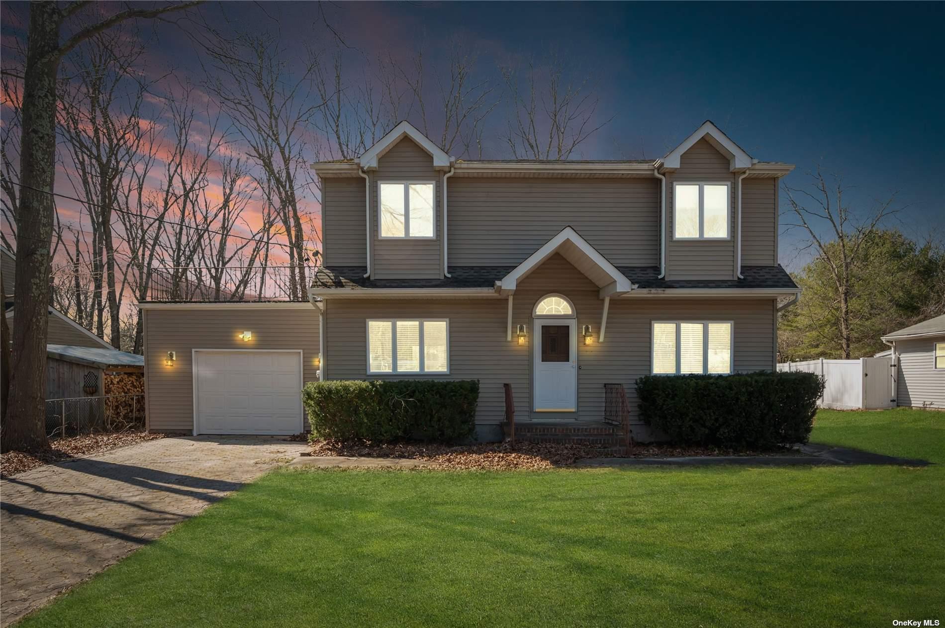 #1 photo, 14 Cherokee Trail, 东长岛 Ridge , NY 11961