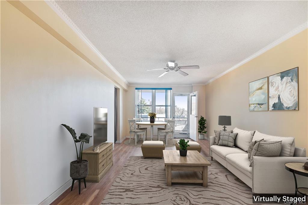 #1 photo, 67-50 Thornton Place, 皇后区 森林小丘 Forest Hills , NY 11375