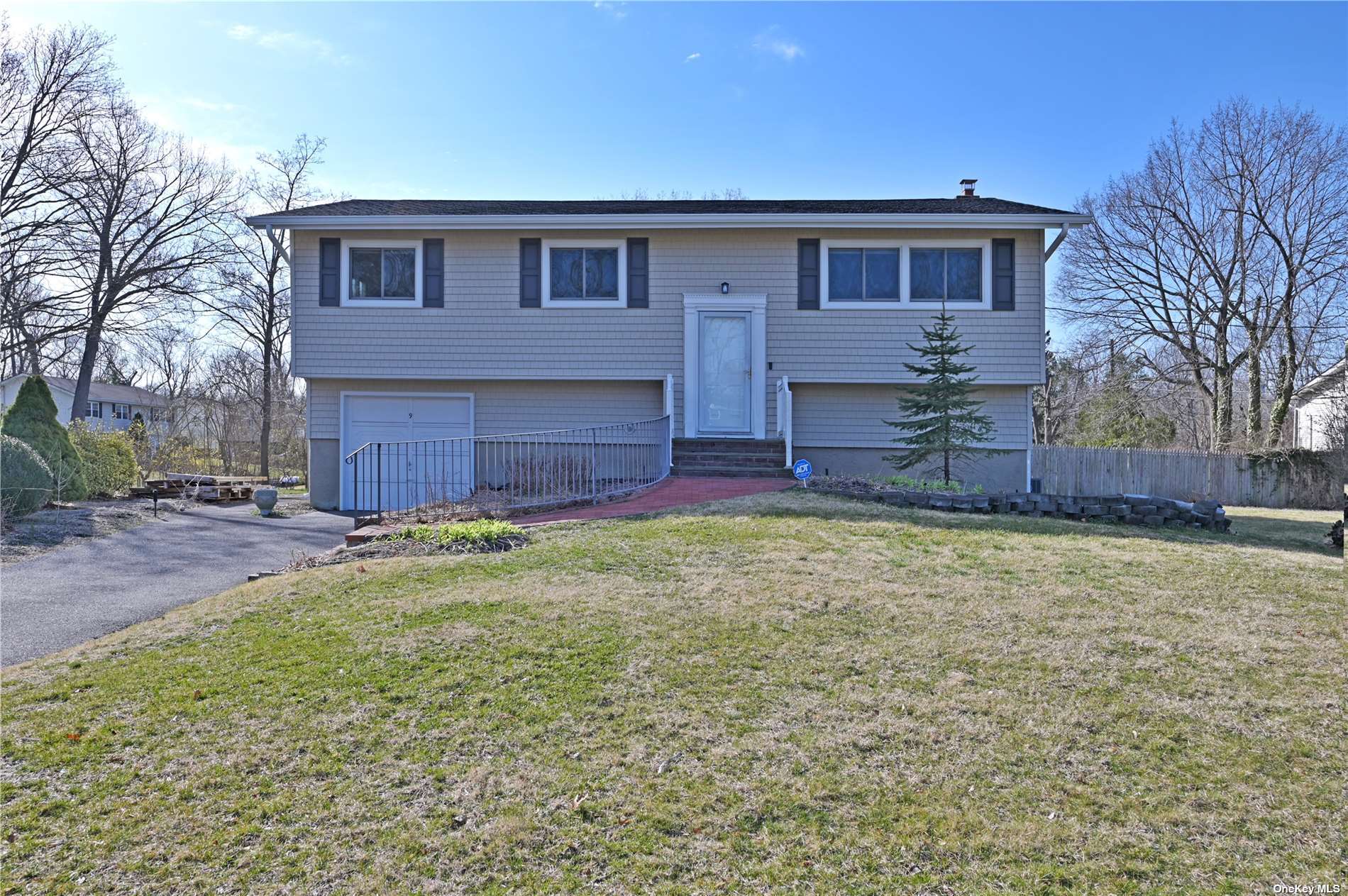 #1 photo, 9 Bradley Court, 东长岛 史密斯敦 Smithtown , NY 11787