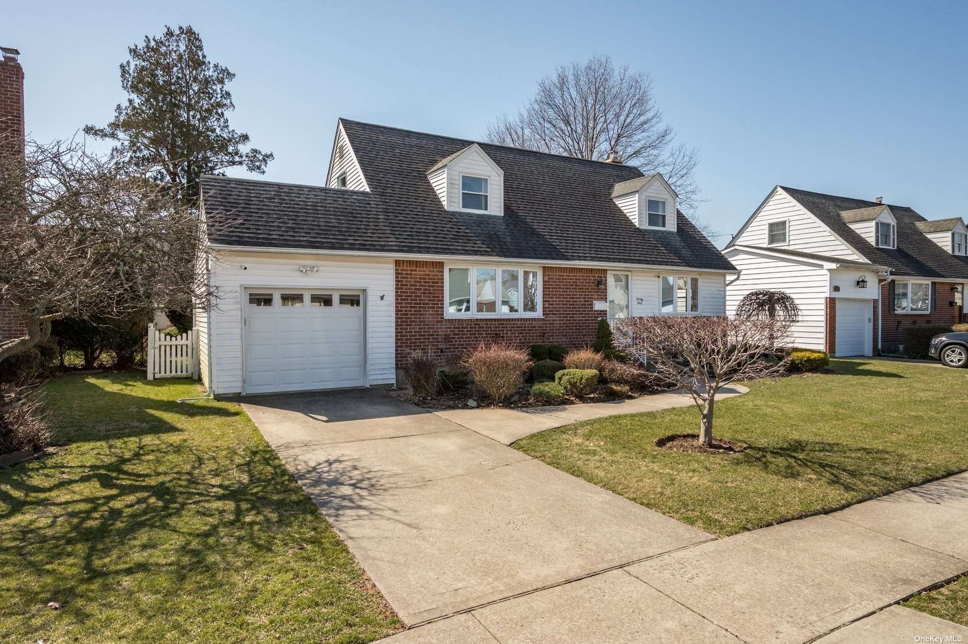 #1 photo, 41 Amby Avenue, 长岛 Plainview , NY 11803