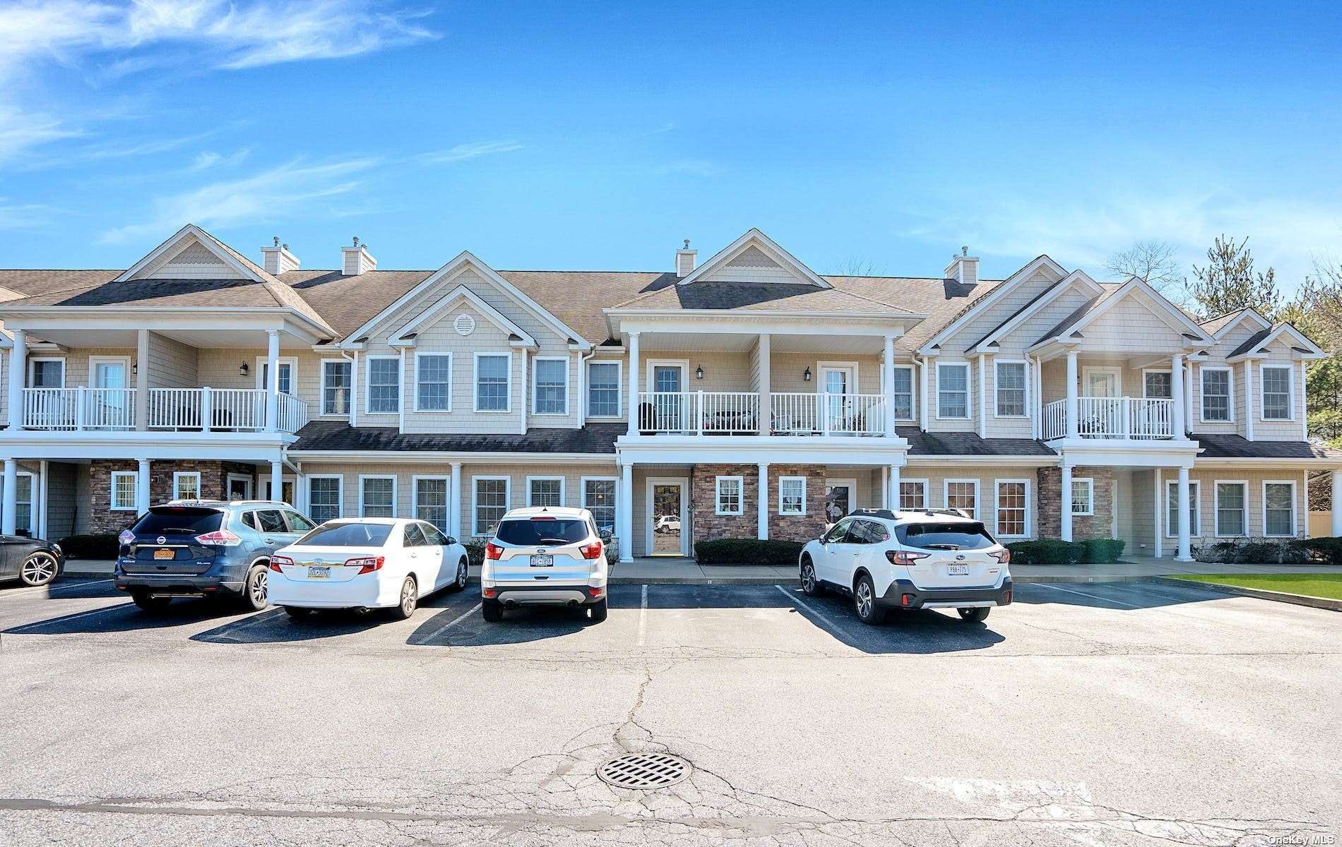 #1 photo, 17 Della Drive, 东长岛 West Babylon , NY 11704