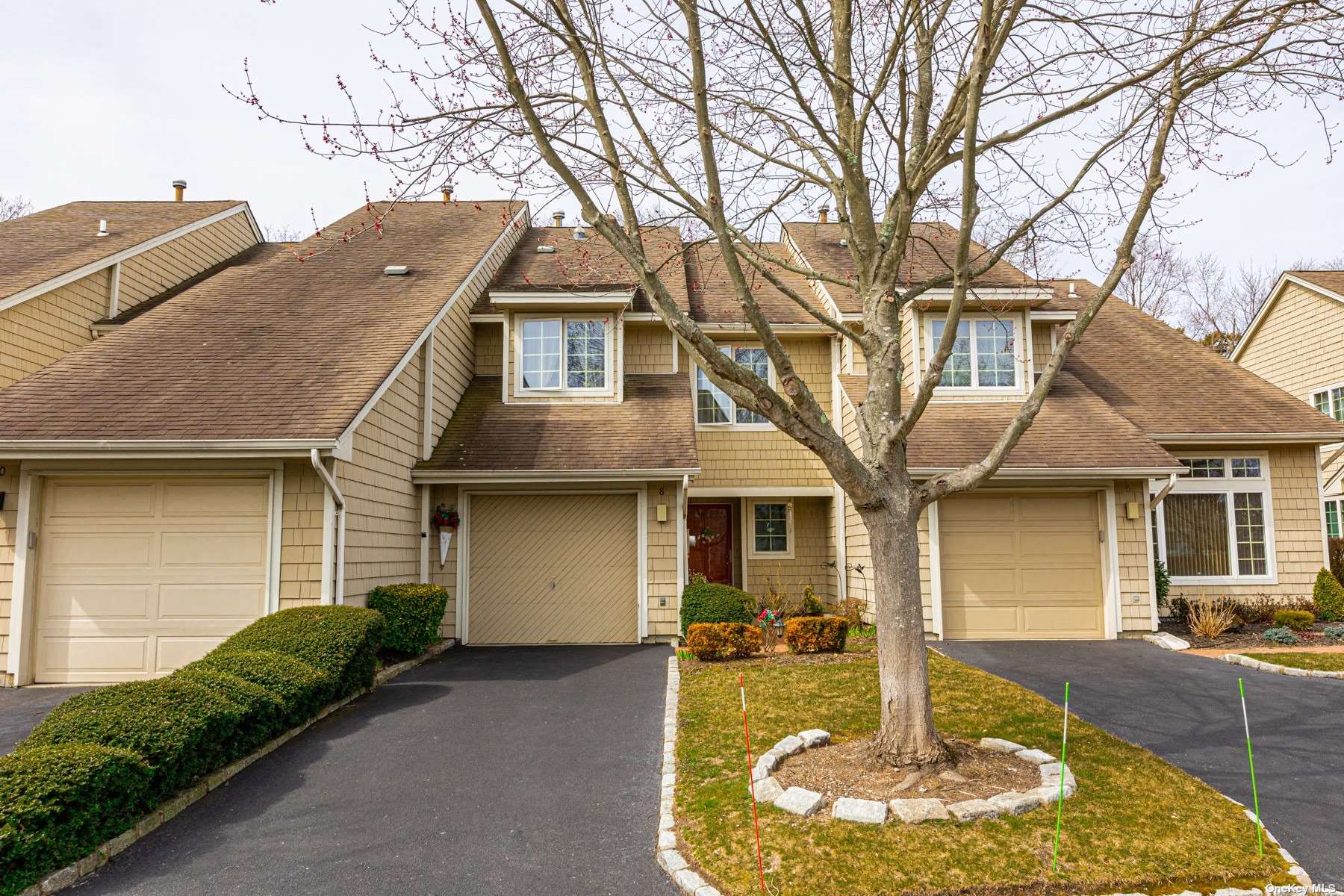 #1 photo, 8 Cedar Ridge Lane, Bay Shore , NY 11706