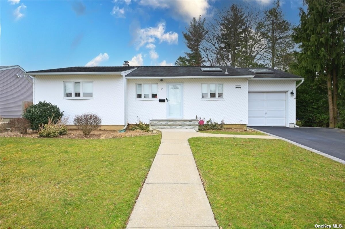 #1 photo, 7 Manetto Drive, 长岛 Plainview , NY 11803