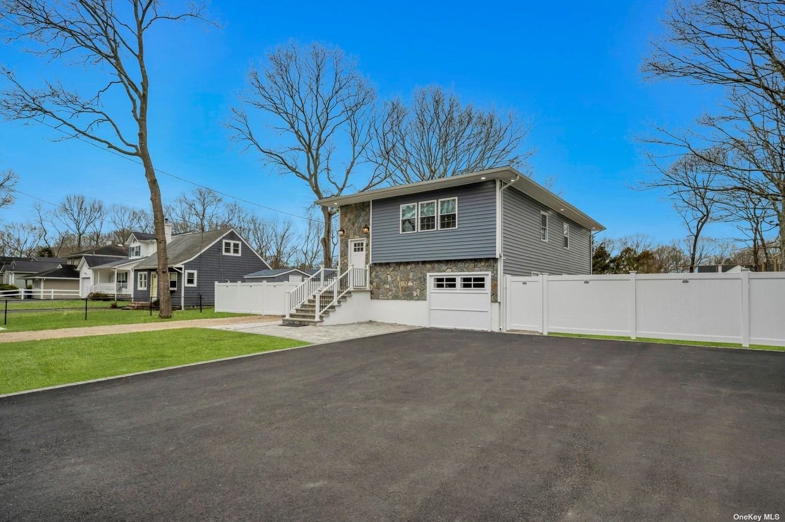 #1 photo, 197 Auborn Avenue, 东长岛 Shirley , NY 11967