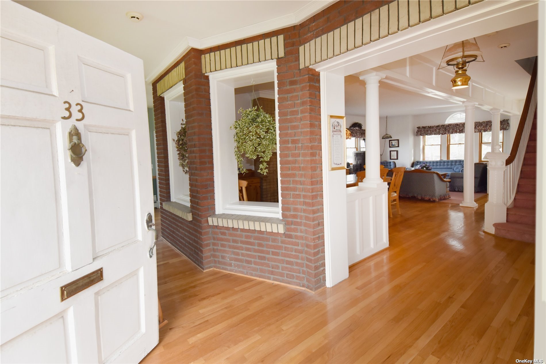 #1 photo, 33 Flower Avenue, 长岛 花卉园 Floral Park , NY 11001