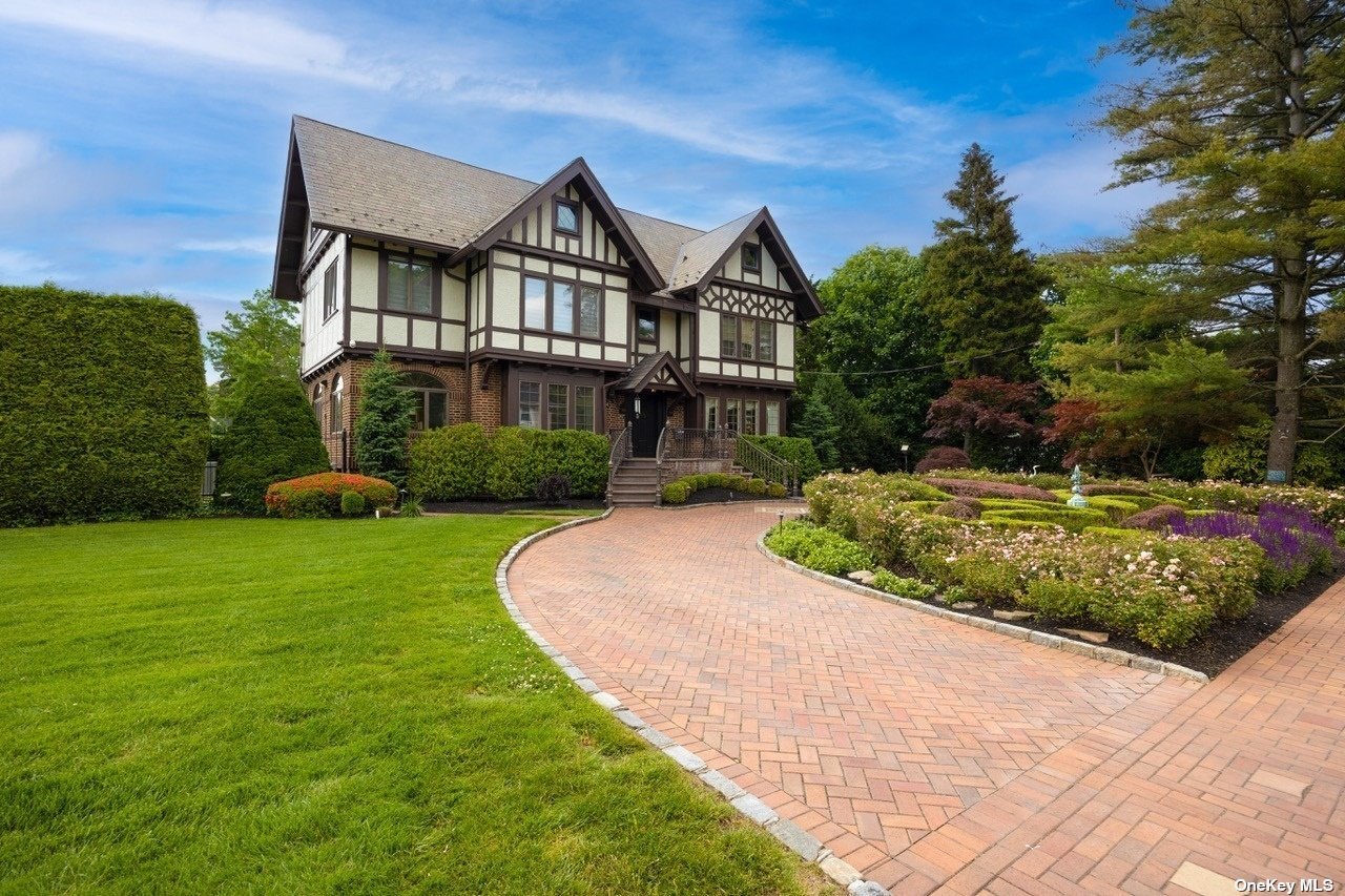 #1 photo, 294 N Village Avenue, 长岛 Rockville Centre , NY 11570