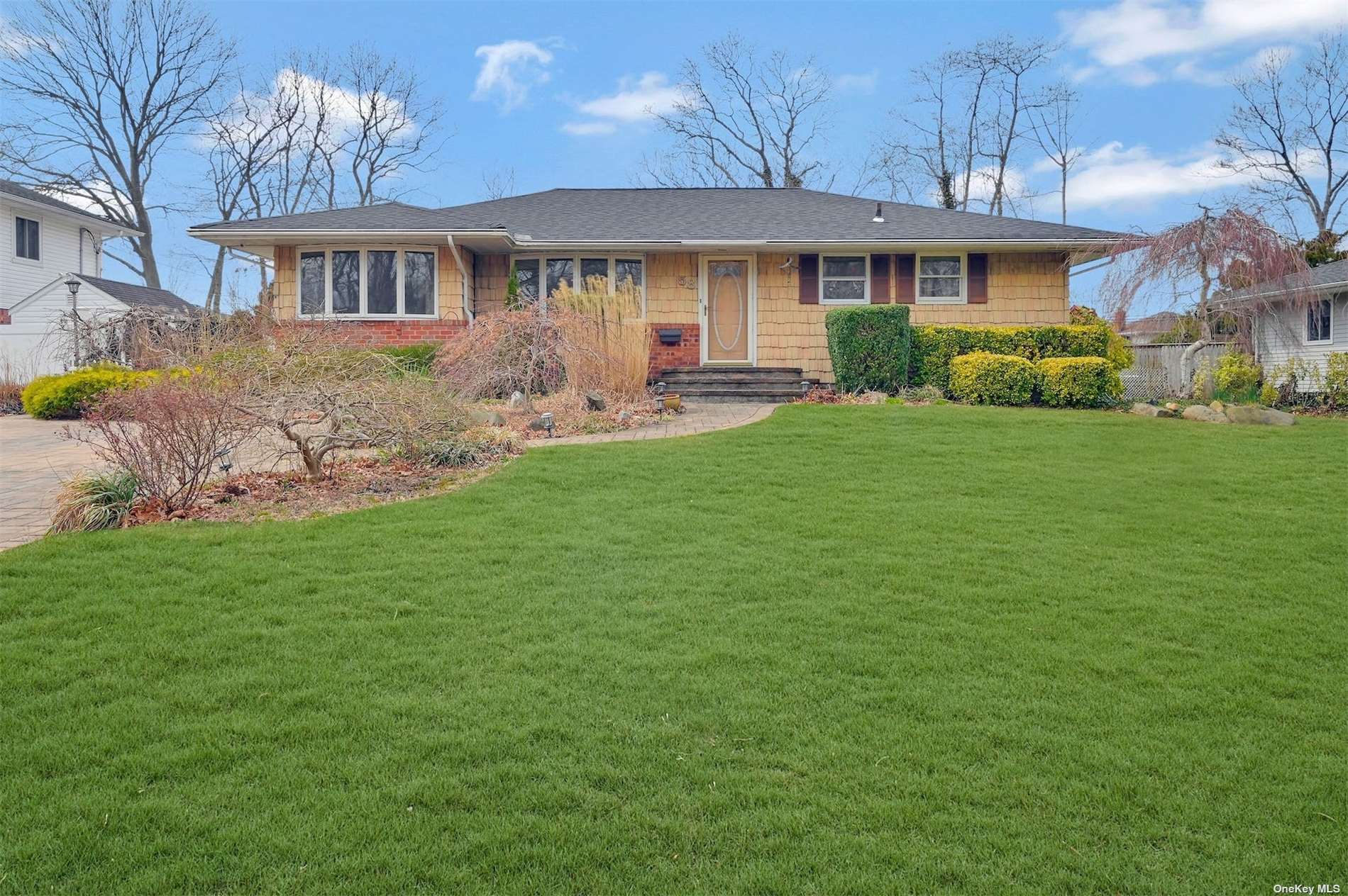 #1 photo, 58 Overlook Drive, 东长岛 东艾斯利普 East Islip , NY 11730