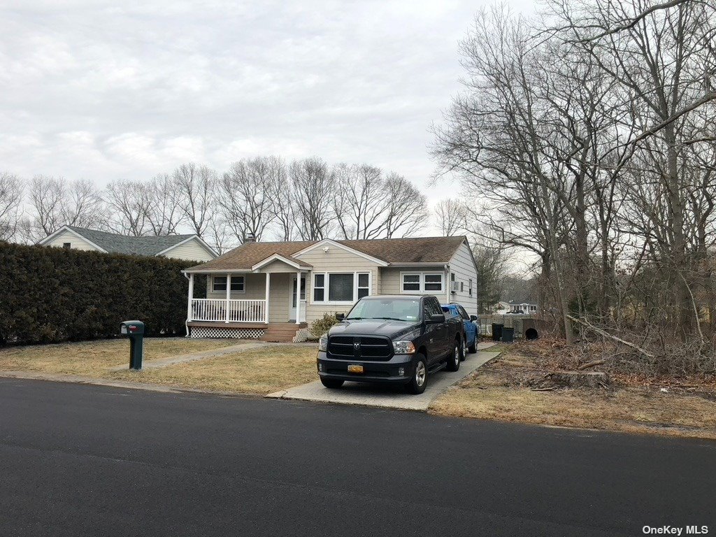#1 photo, 38 Revilo Avenue, 东长岛 Shirley , NY 11967