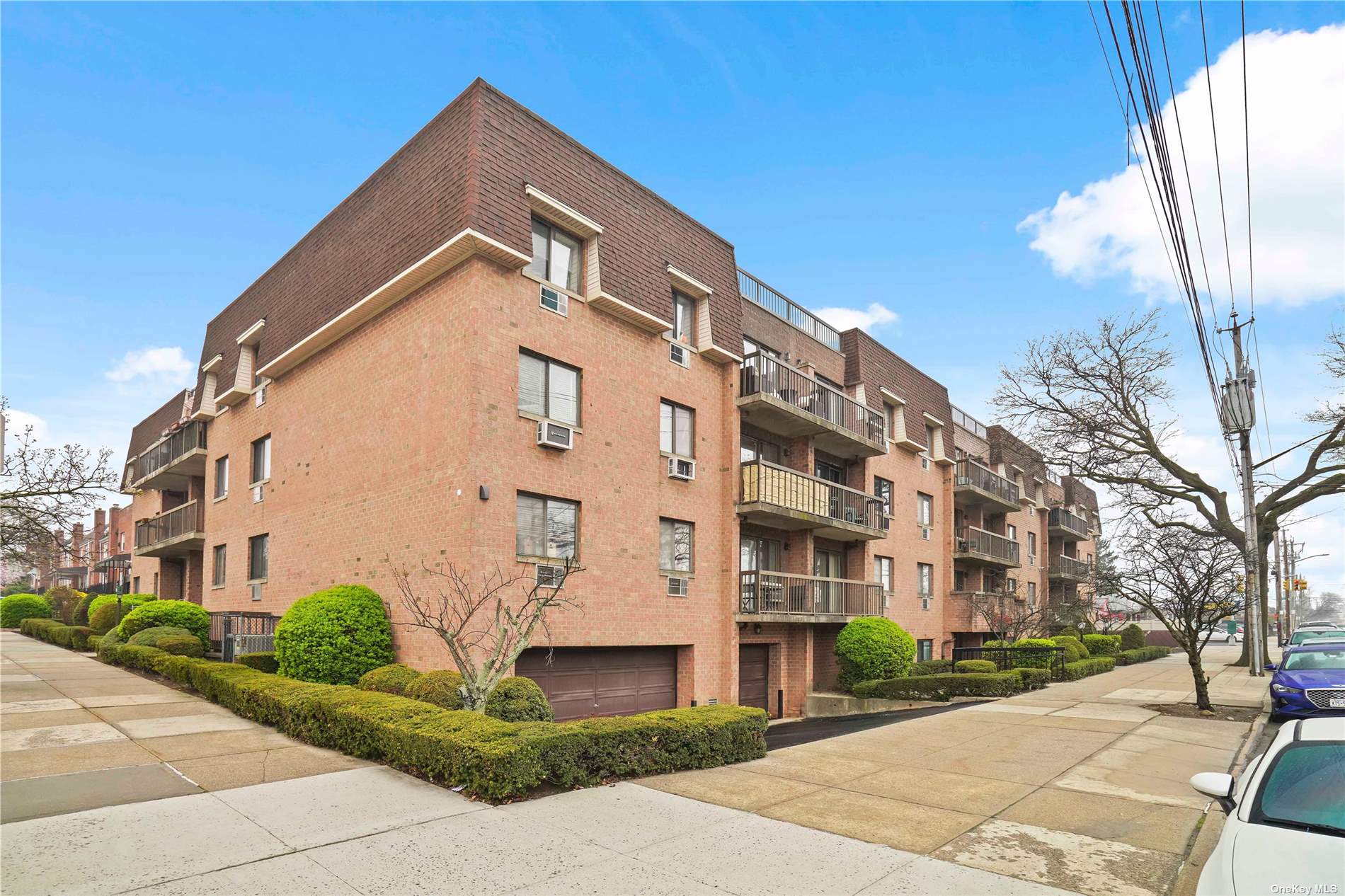 #1 photo, 61-12 69 Street, 皇后区 中村 Middle Village , NY 11379